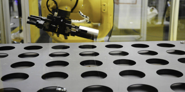 Robots Industriales / Robotización / Cobots Benissanet · Montajes de Alta Precisión y Alta Velocidad