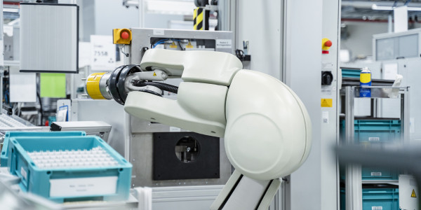 Robots Industriales / Robotización / Cobots Deltebre · Robot para Corte por Ultrasonidos / Soldado por Ultrasonidos